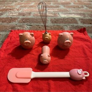 Joie Kitchen Piggy Wiggy Accessories Set Collection 5 Oink Gadget Bundle